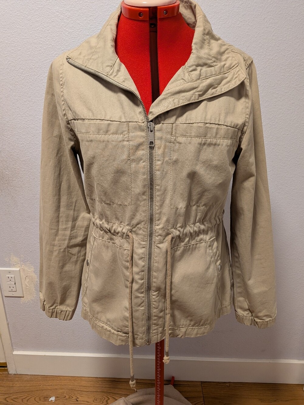 Old Navy S/M Beige Drawstring Anorak Jacket - Women's Lightweight Coat